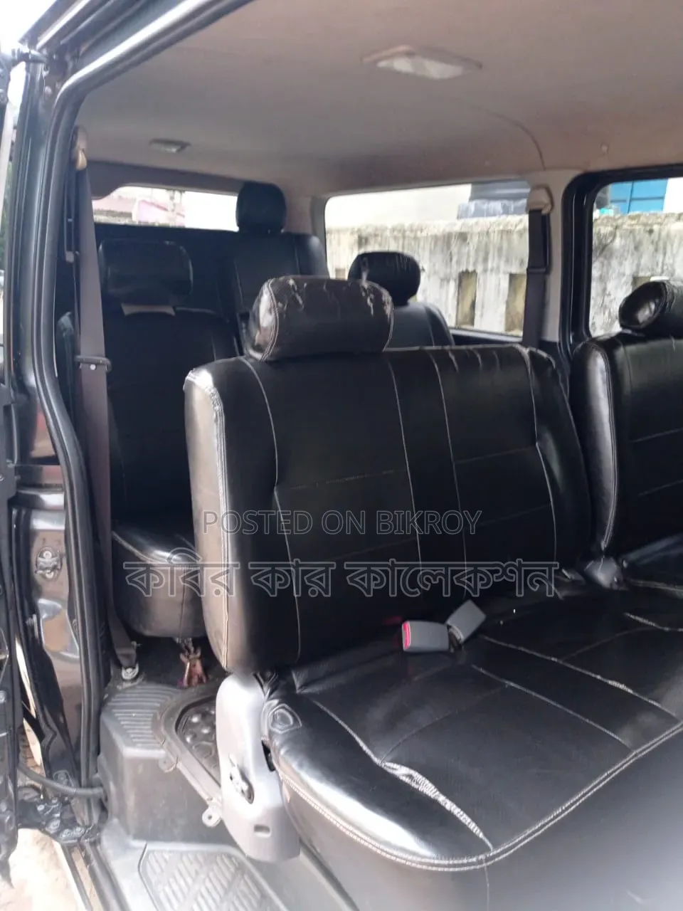Toyota HiAce 2016 Black
