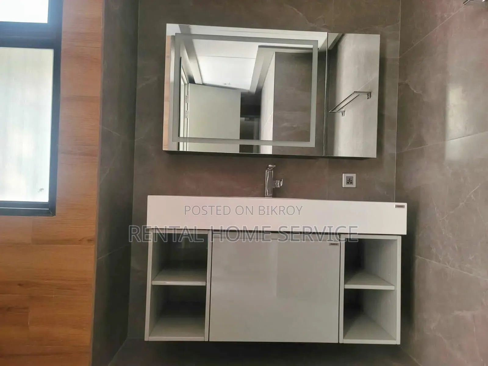 Furnished 4-Bedroom Apartment in Semi-Furnished, Gulshan for Rent