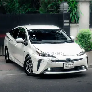 Toyota Prius L Front-Wheel Drive 2020 Pearl