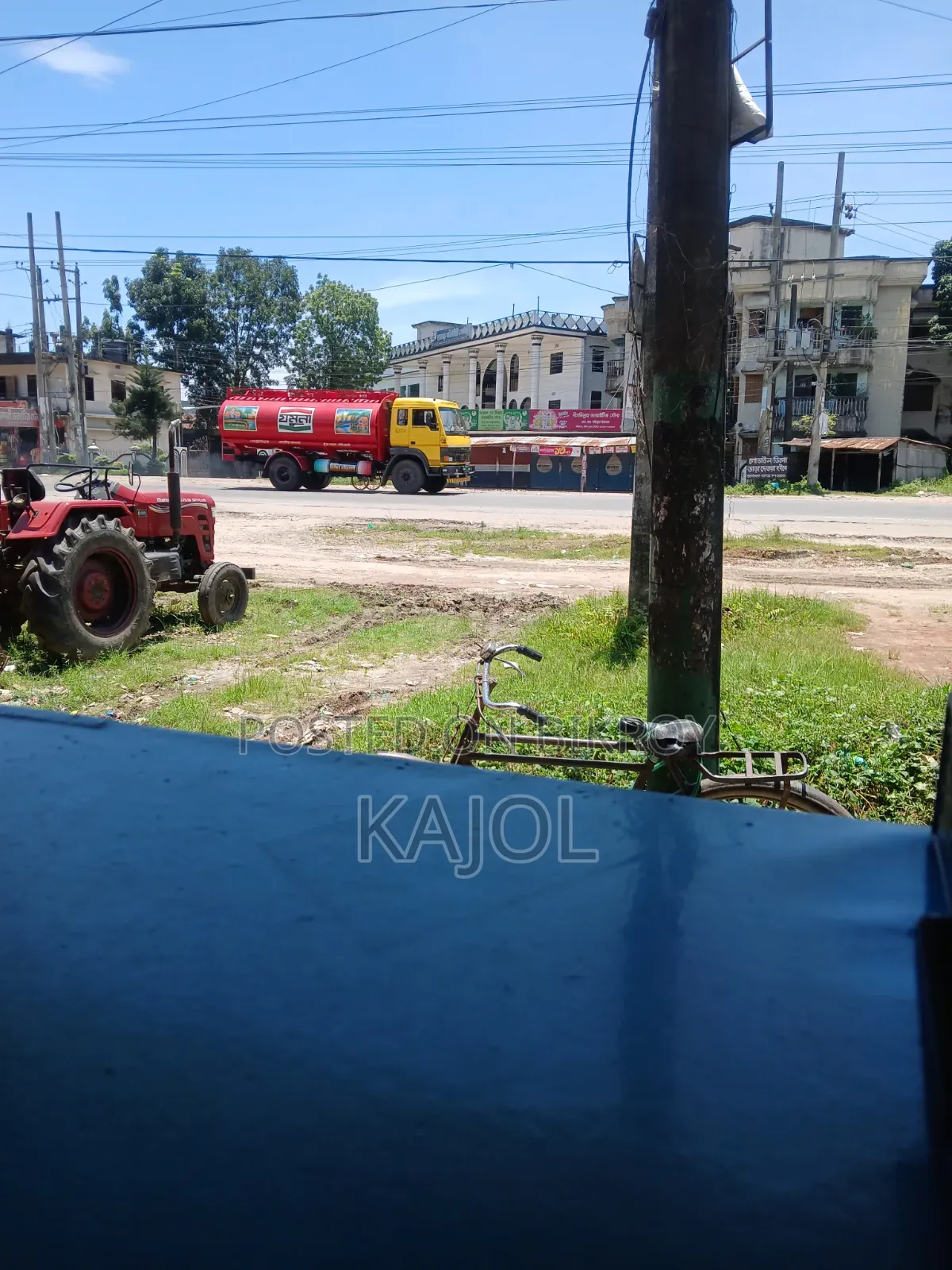 হিন্দু লজিং শিক্ষিকা দরকার
