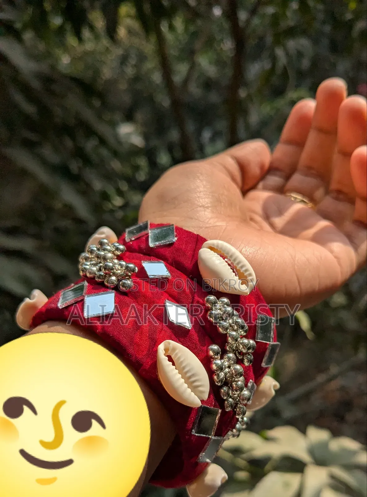 হাতে বানানো চুড়ি