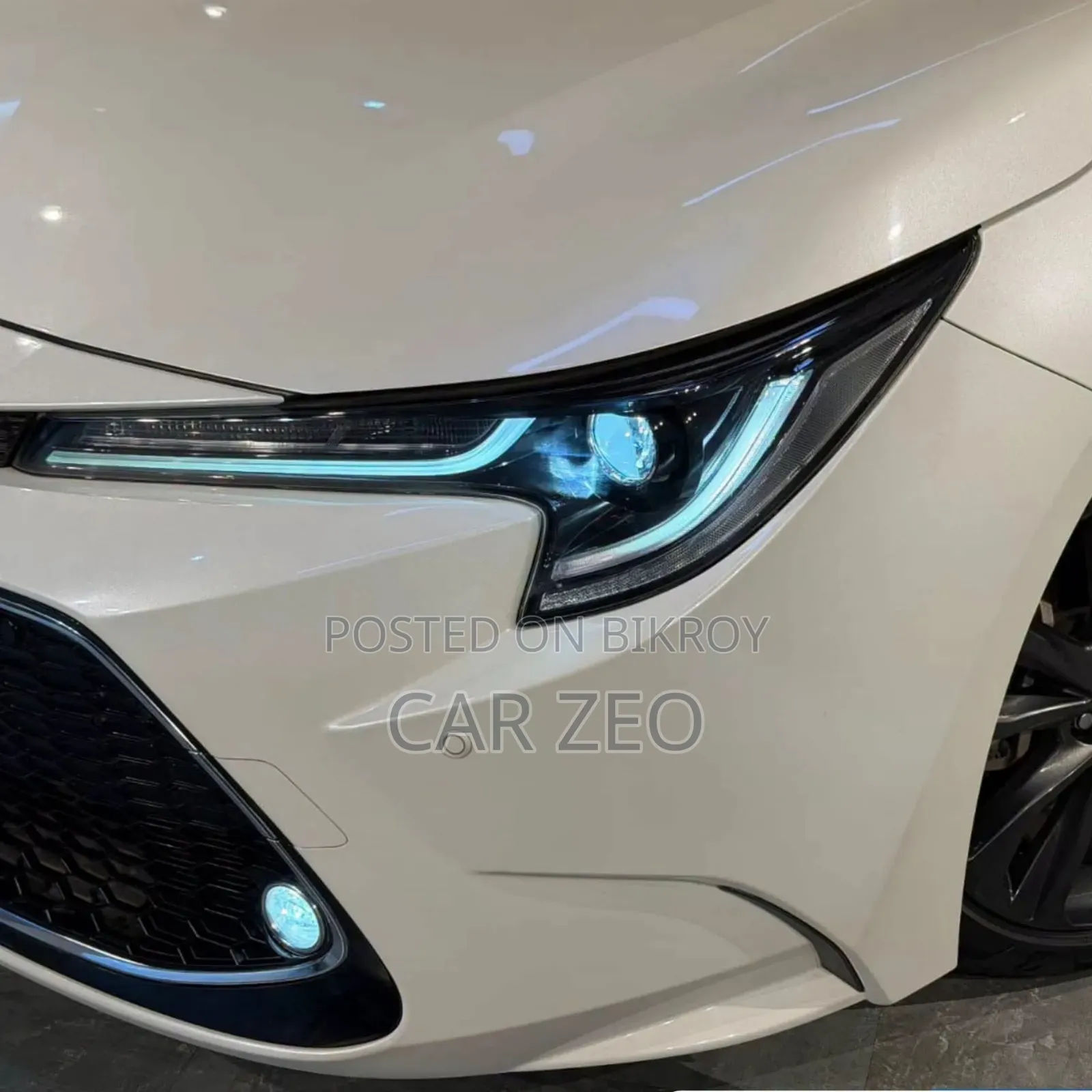 Toyota Corolla Hatchback 2020 Pearl
