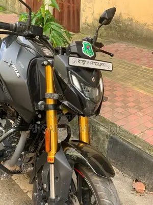 নতুন হিরো এক্সট্রিম ১৬০আর ৪ভি ২০২৫ কালো