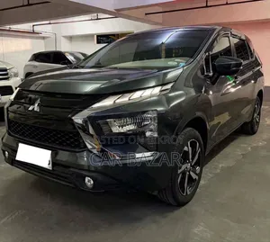 Mitsubishi Xpander Premium 2025 Gray