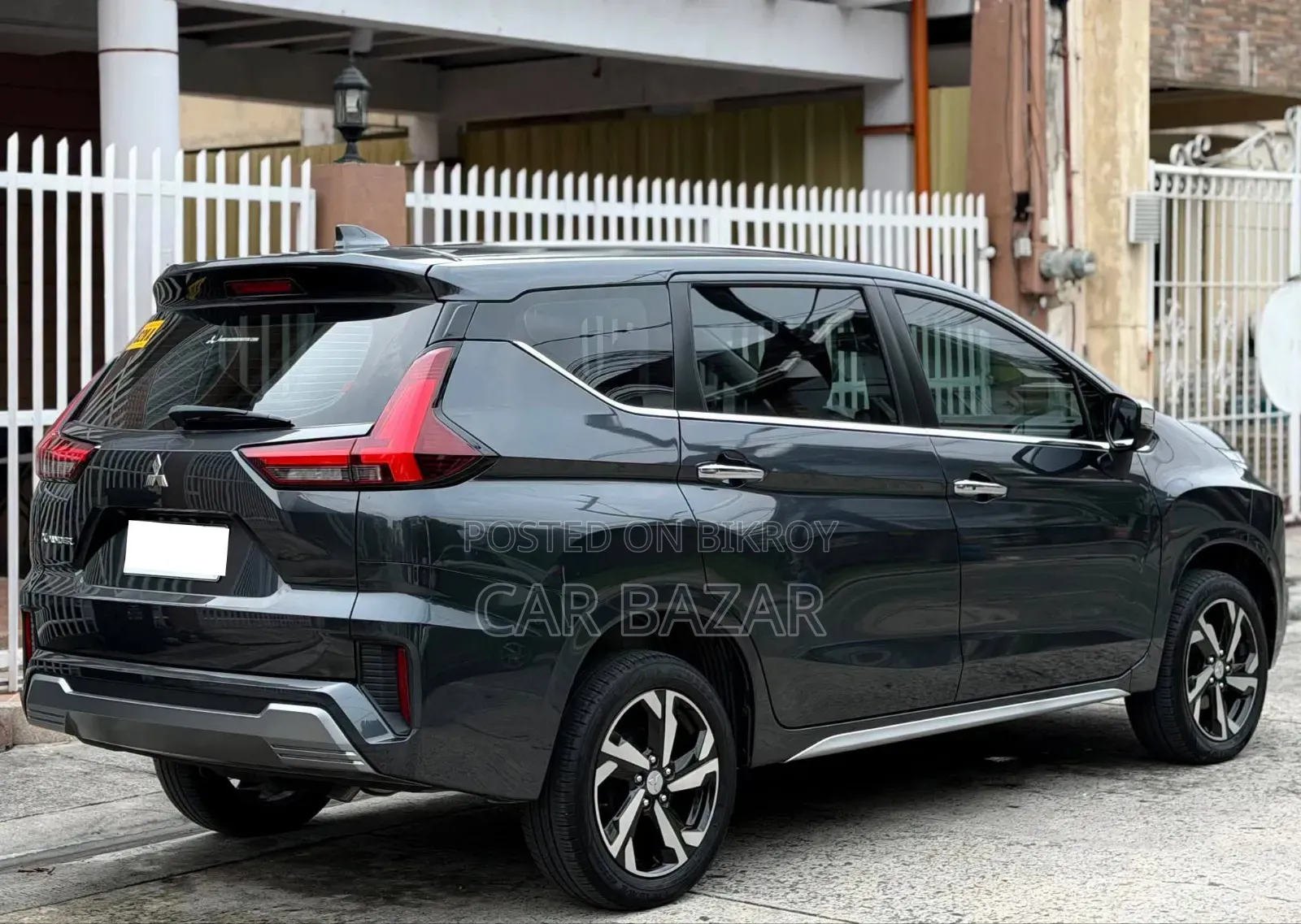 Mitsubishi Xpander Premium 2025 Gray