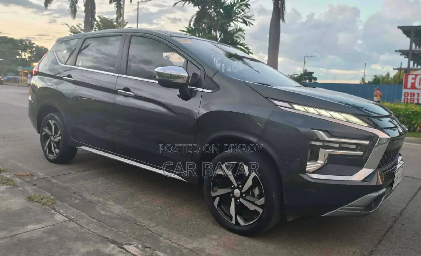 Mitsubishi Xpander Premium 2025 Gray