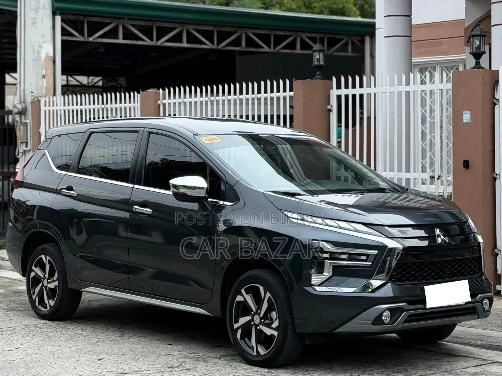 Mitsubishi Xpander Premium 2025 Gray