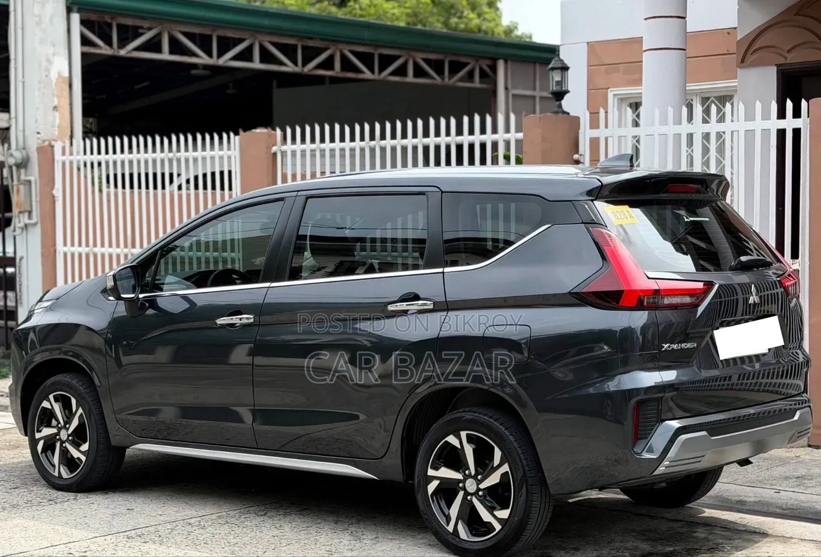 Mitsubishi Xpander Premium 2025 Gray