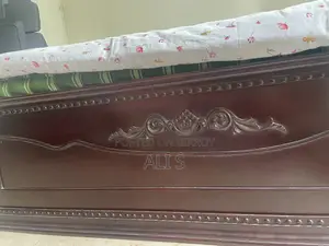 মেহগনি কাঠ খাট আখতার ফার্নিশার্স