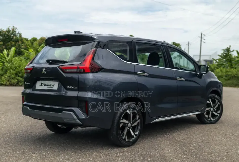 Mitsubishi Xpander Premium 2025 Gray