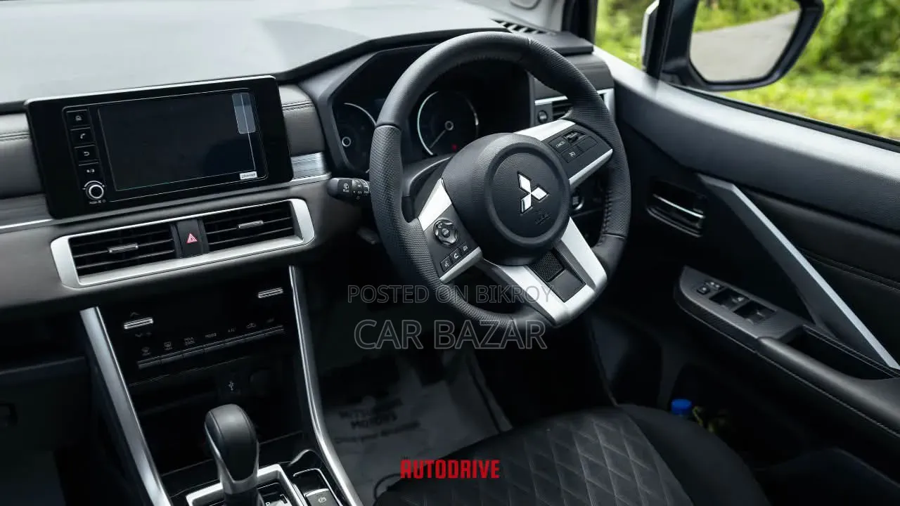 Mitsubishi Xpander Premium 2025 Gray