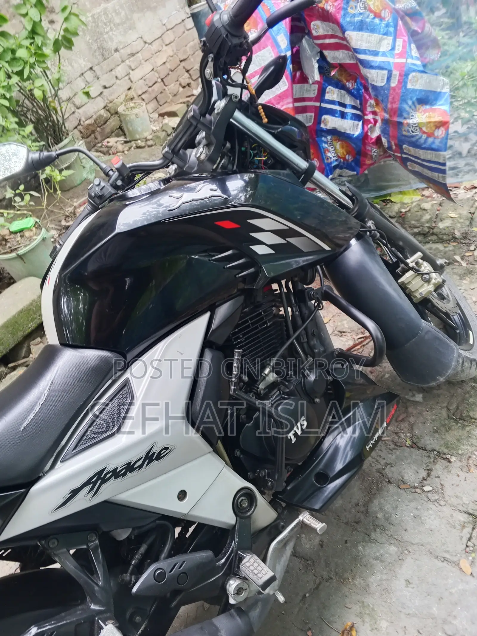 TVS Apache 160 4V 2023 Black