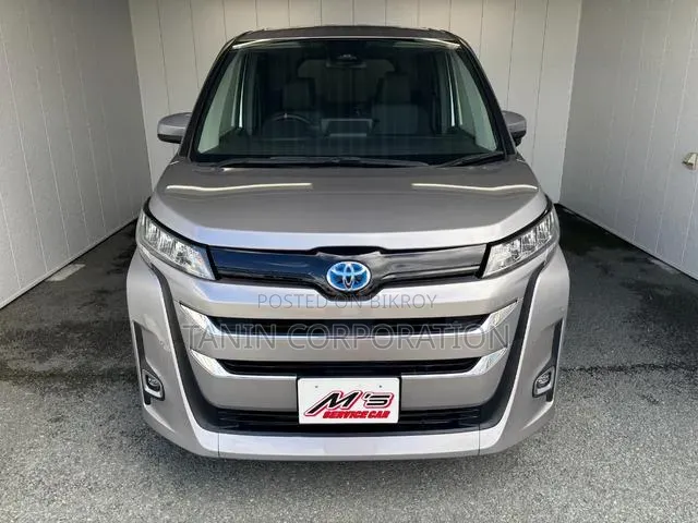 Toyota Noah 2022 Brown