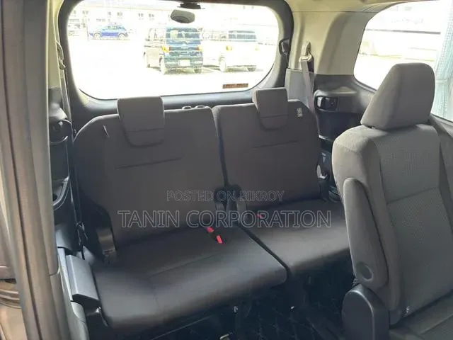 Toyota Noah 2022 Brown