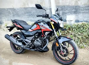 Hero Hunk 150R Dual Disc ABS 2025 Black