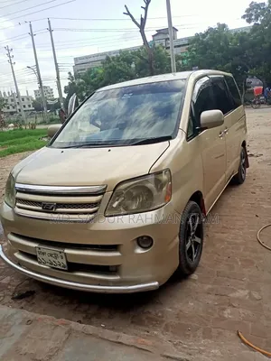 টয়োটা নোয়া ২০০৪ গোল্ড