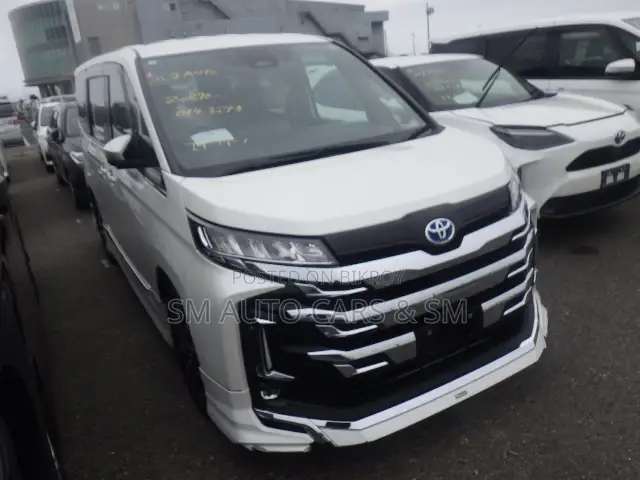 Toyota Noah 2023 Pearl