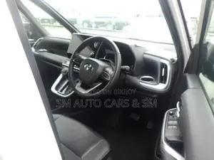 Toyota Noah 2023 Pearl