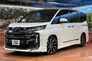 Toyota Noah 2025 Pearl