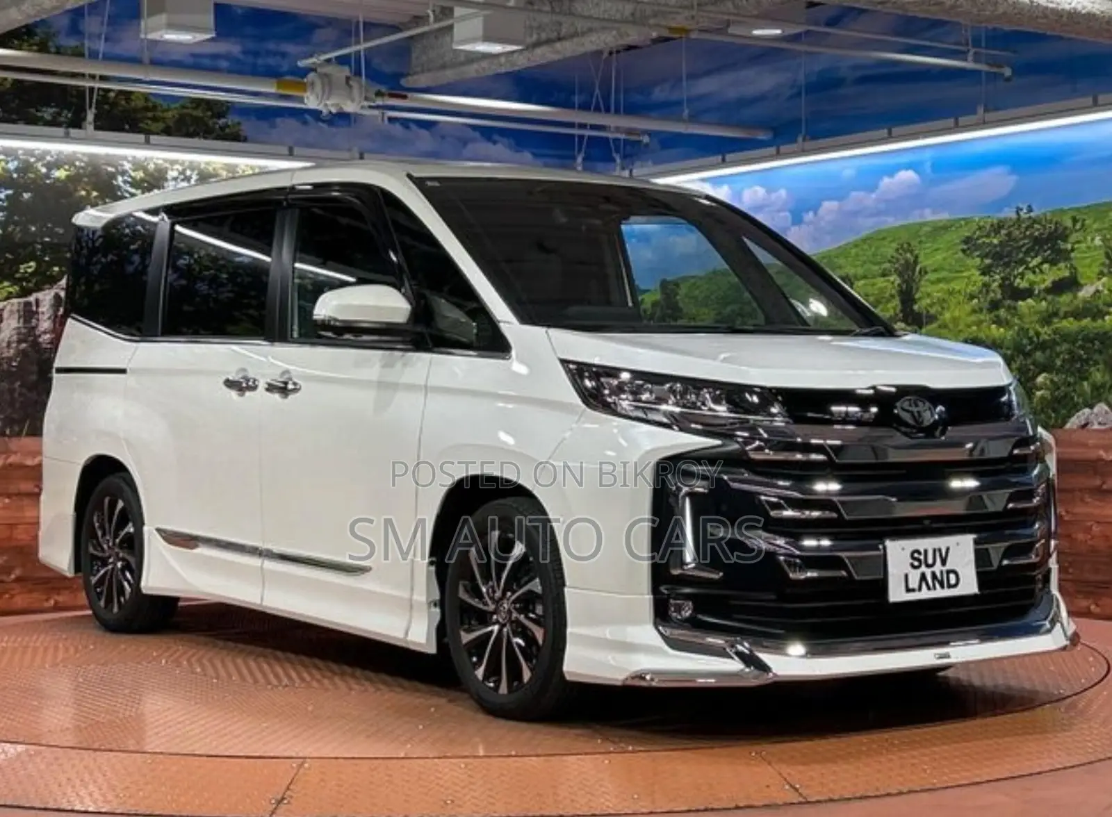 Toyota Noah 2025 Pearl