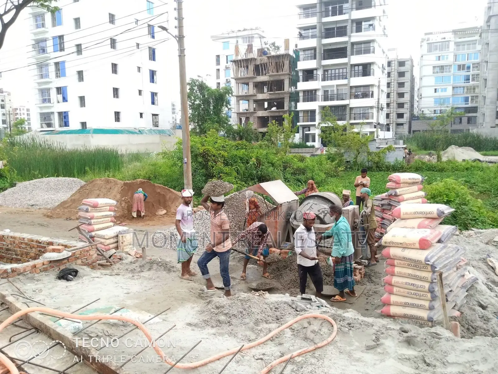 মোমেন্ট রিয়েল এস্টেট, বসুন্ধরা-এ ৩ বেডরুমের অ্যাপার্টমেন্ট বিক্রয়