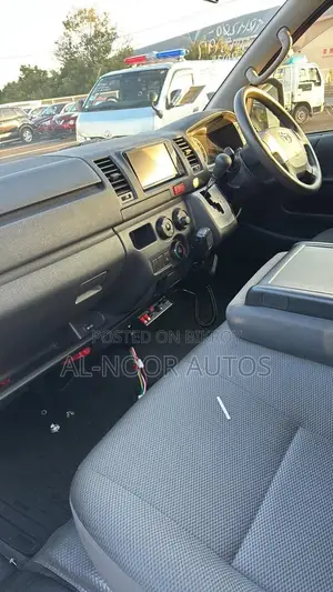 Toyota HiAce 2021 Silver