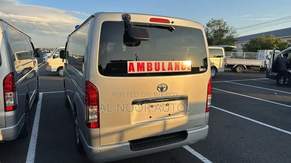 Toyota HiAce 2021 Silver