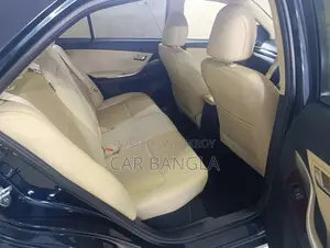 টয়োটা প্রমিও ২০২১ নীল