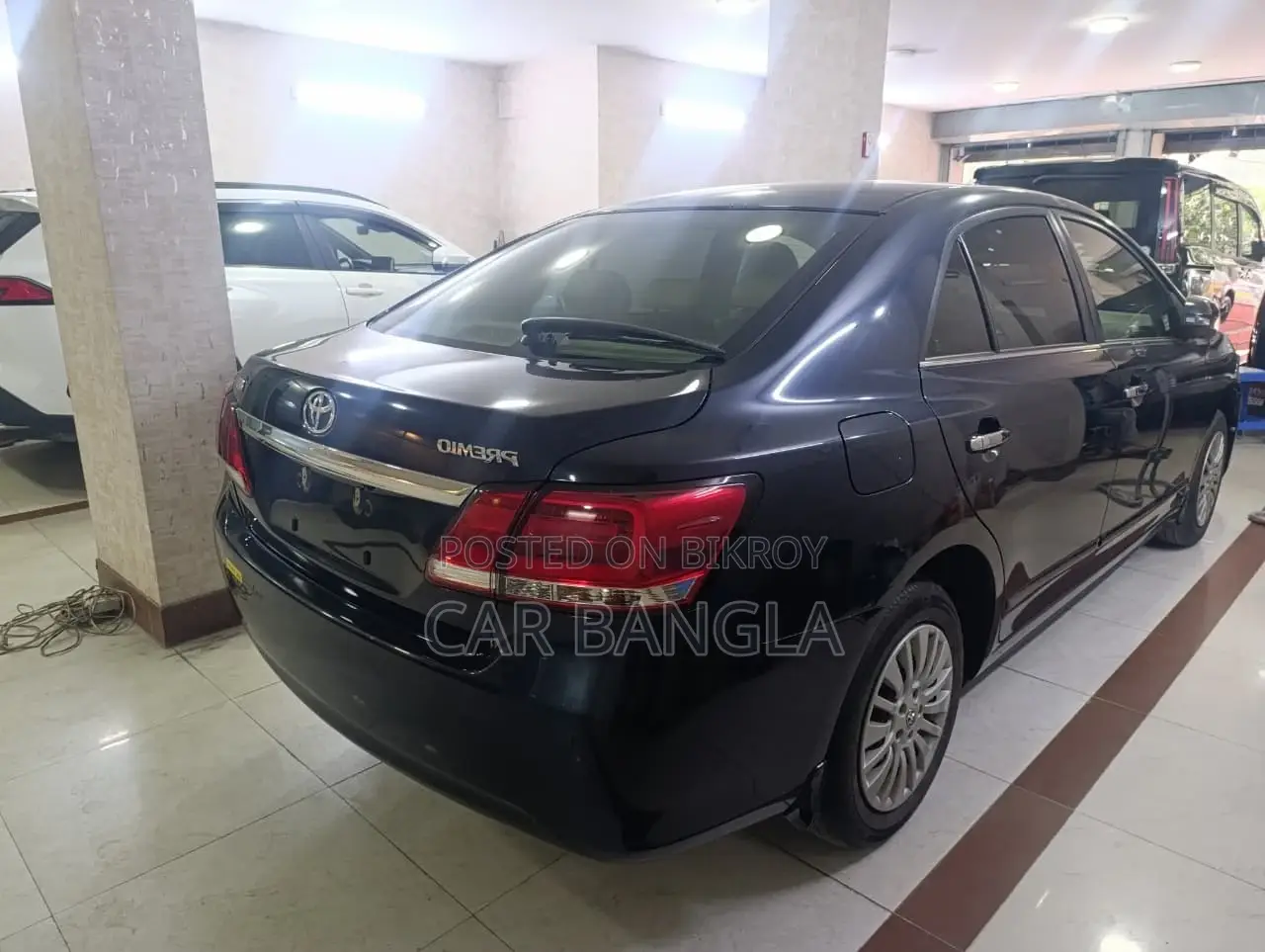 টয়োটা প্রমিও ২০২১ নীল
