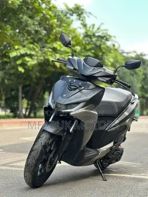 Hero Xoom 125 2026 Black