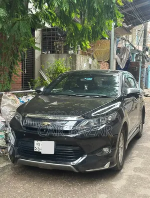 টয়োটা হ্যারিয়ার এসভি প্রিমিয়াম ২০১৪ কালো