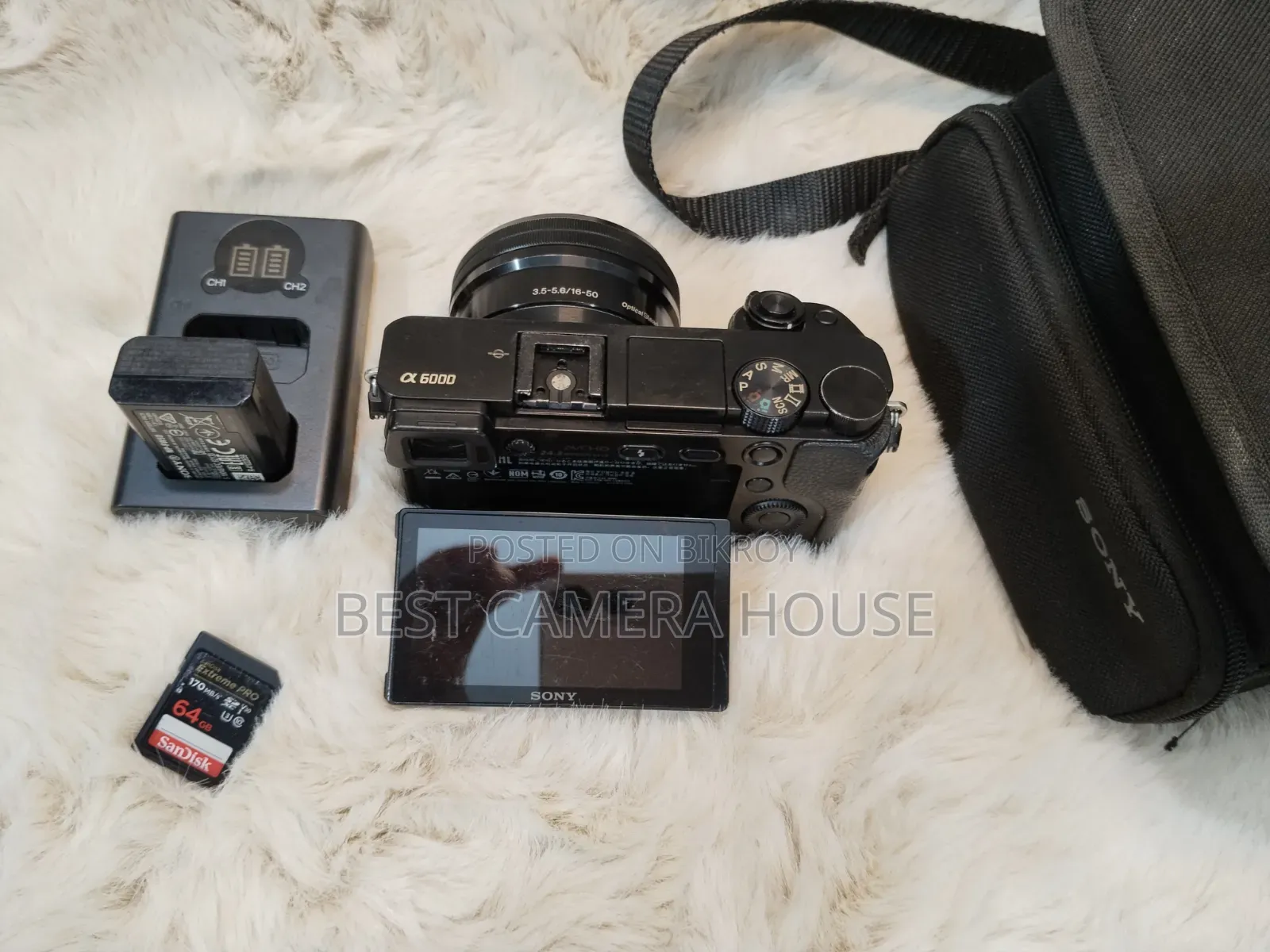 Sony A6000 + 16-50mm Lens