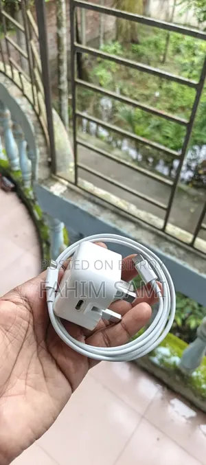 Apple 20W USB-C Power Adapter and Cable ( iPhone 13 Charger )