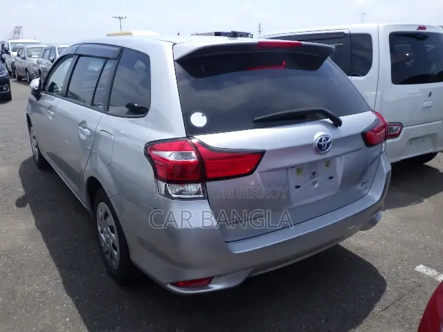 Toyota Corolla Fielder 2021 Silver