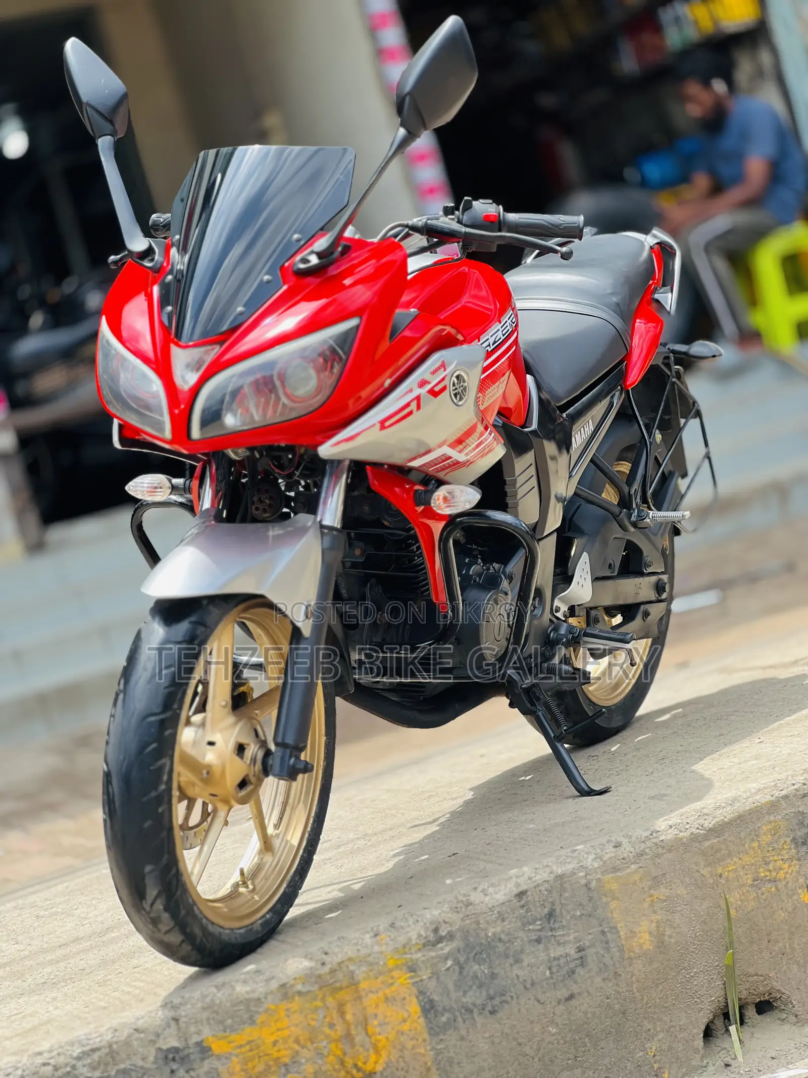 Yamaha 2015 Red
