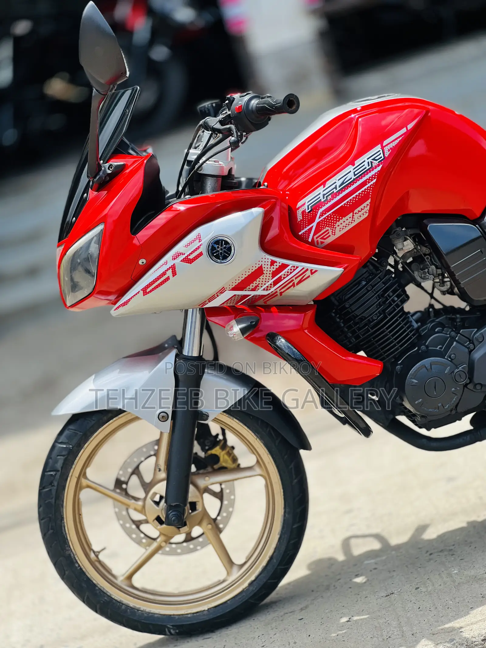 Yamaha 2015 Red