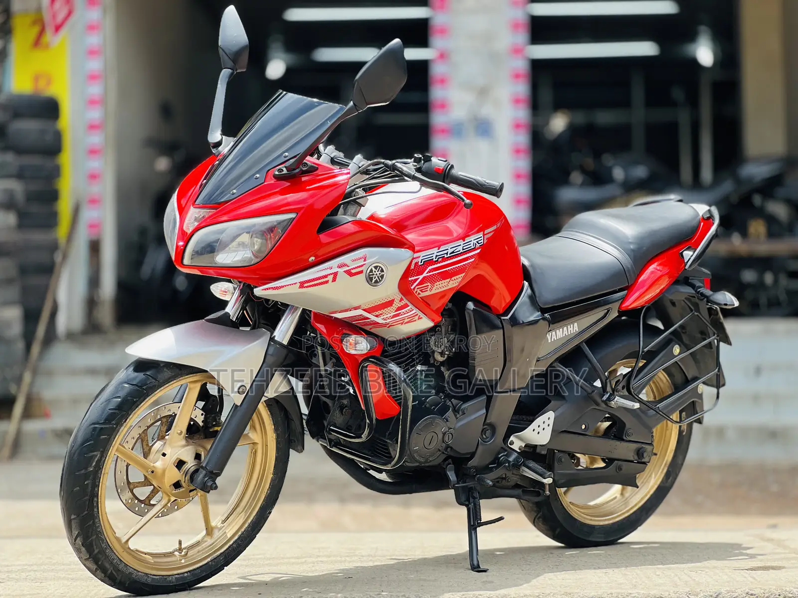 Yamaha 2015 Red