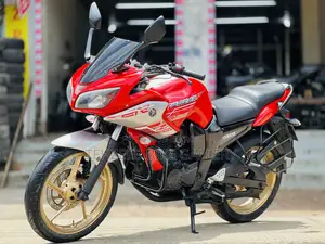 Yamaha 2015 Red
