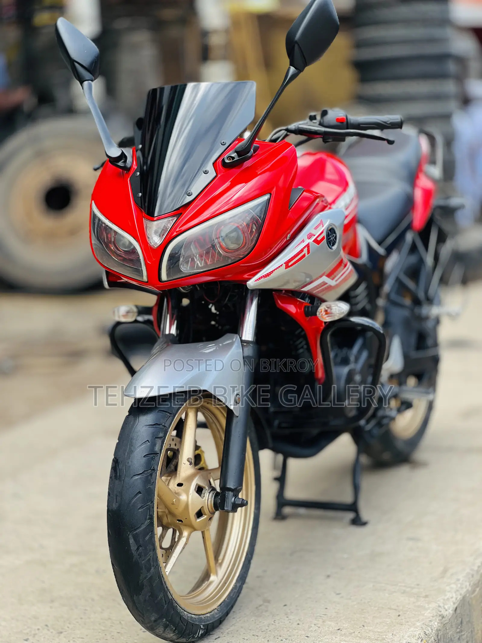 Yamaha 2015 Red