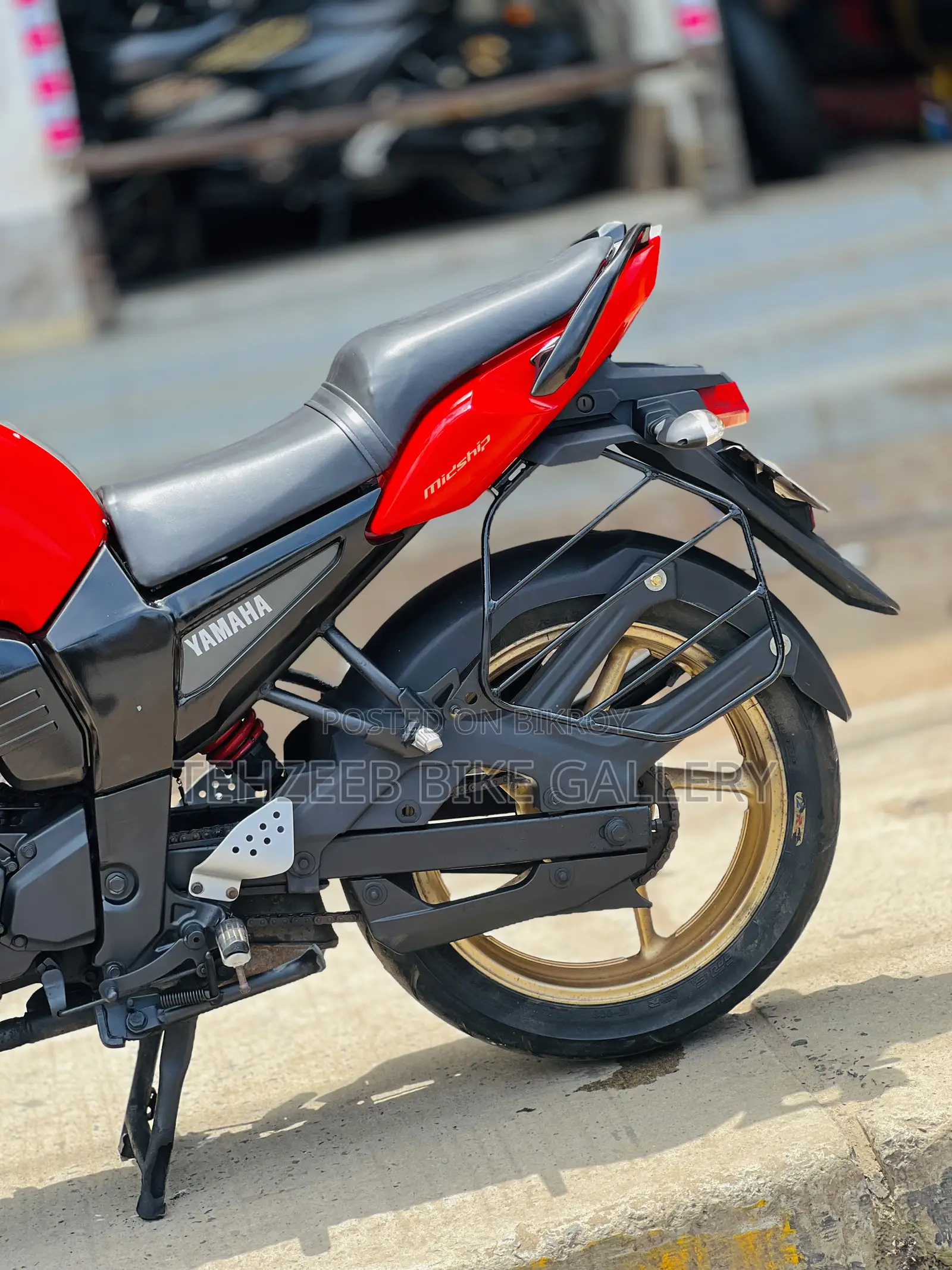 Yamaha 2015 Red