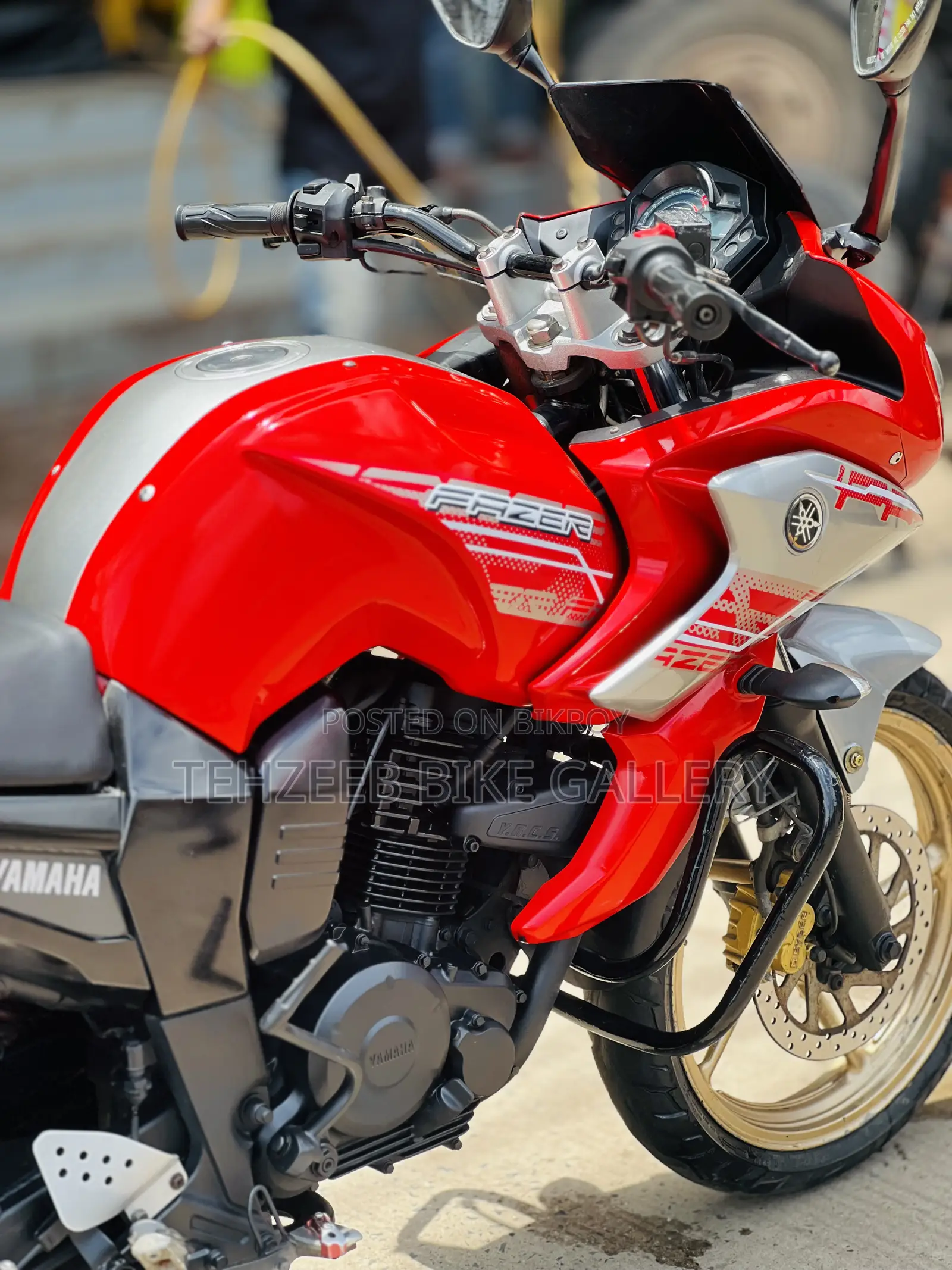 Yamaha 2015 Red
