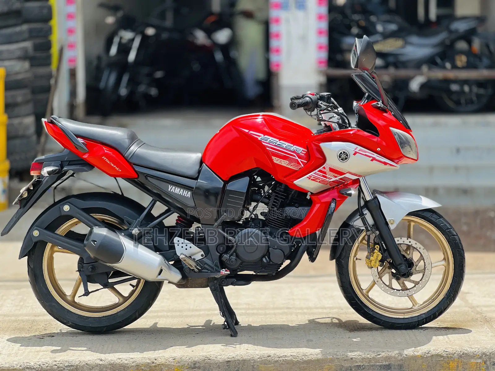 Yamaha 2015 Red