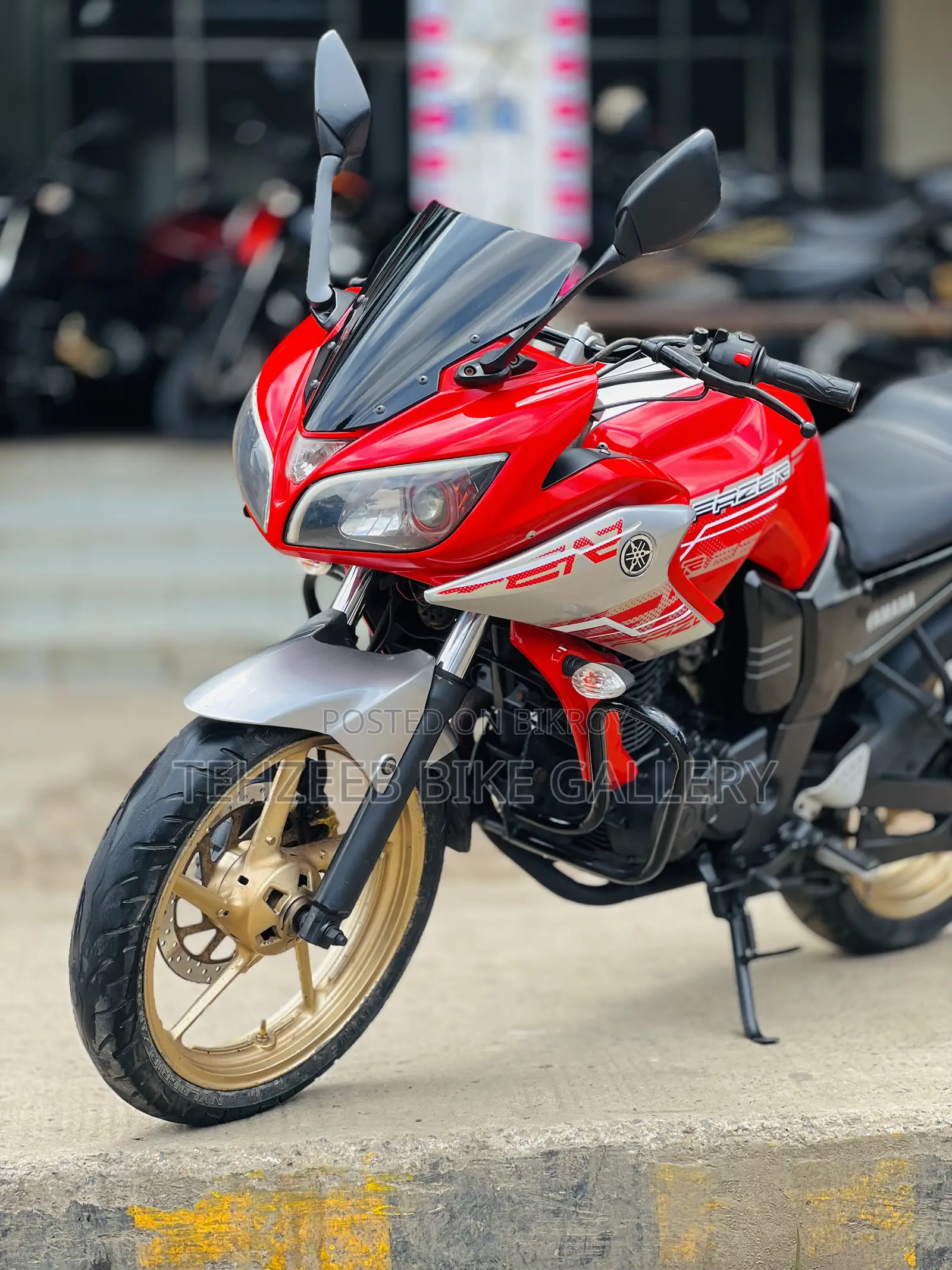 Yamaha 2015 Red