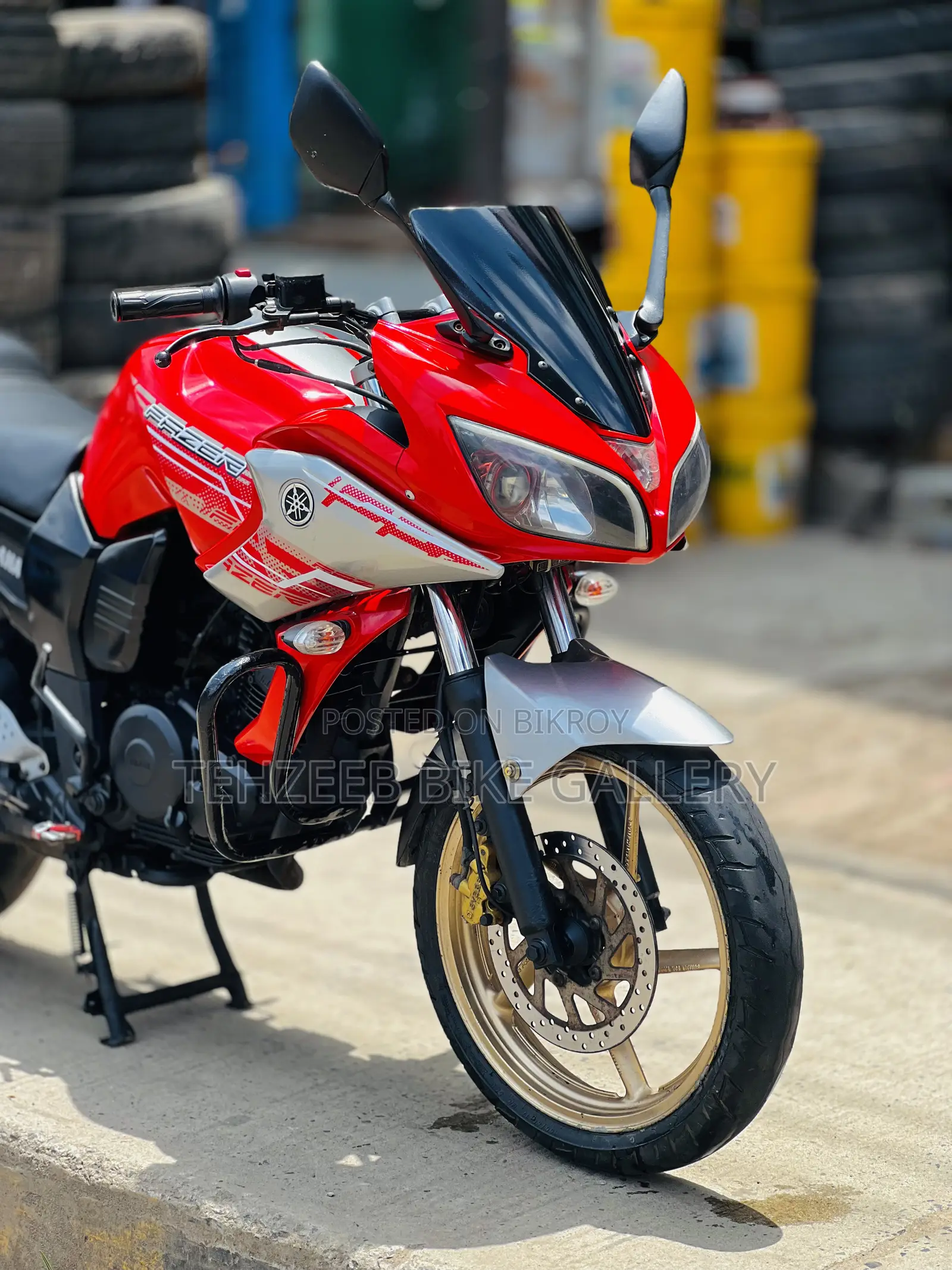 Yamaha 2015 Red