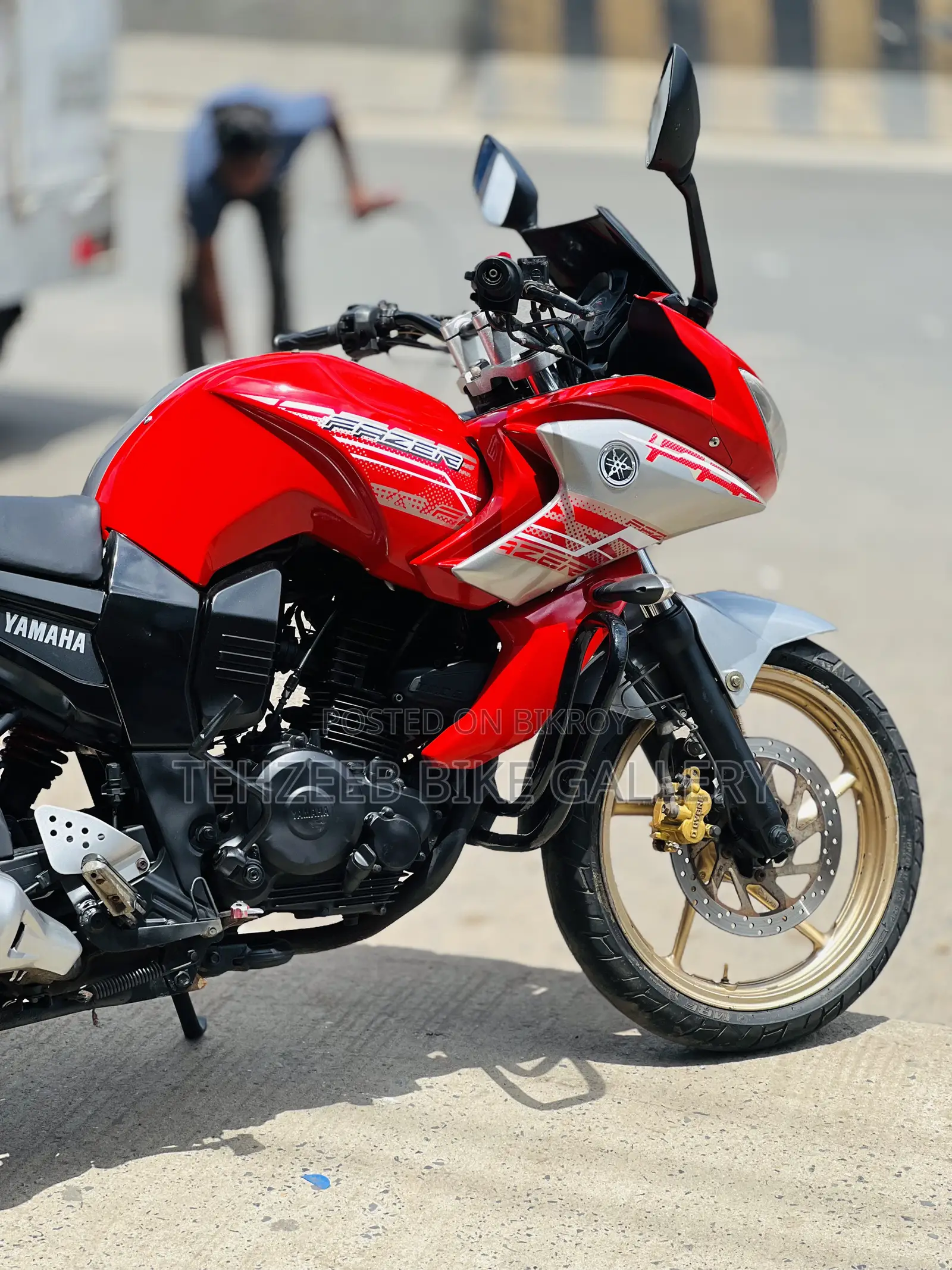 Yamaha 2015 Red