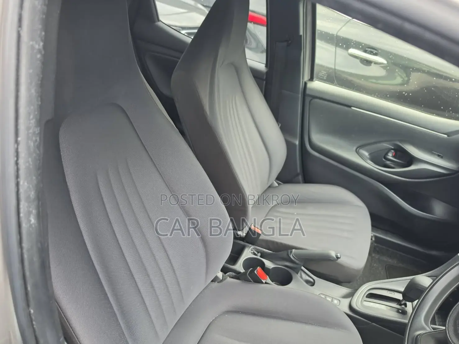 Toyota Yaris 2021 Gray