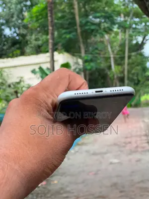 Apple iPhone 11 64 GB White