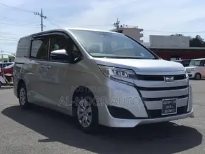 Toyota Noah 2.0 AWD (8 Seater) 2021 Silver