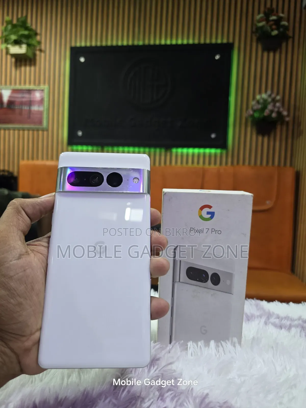 গুগল পিক্সেল ৭ প্রো ১২৮ জিবি হোয়াইট