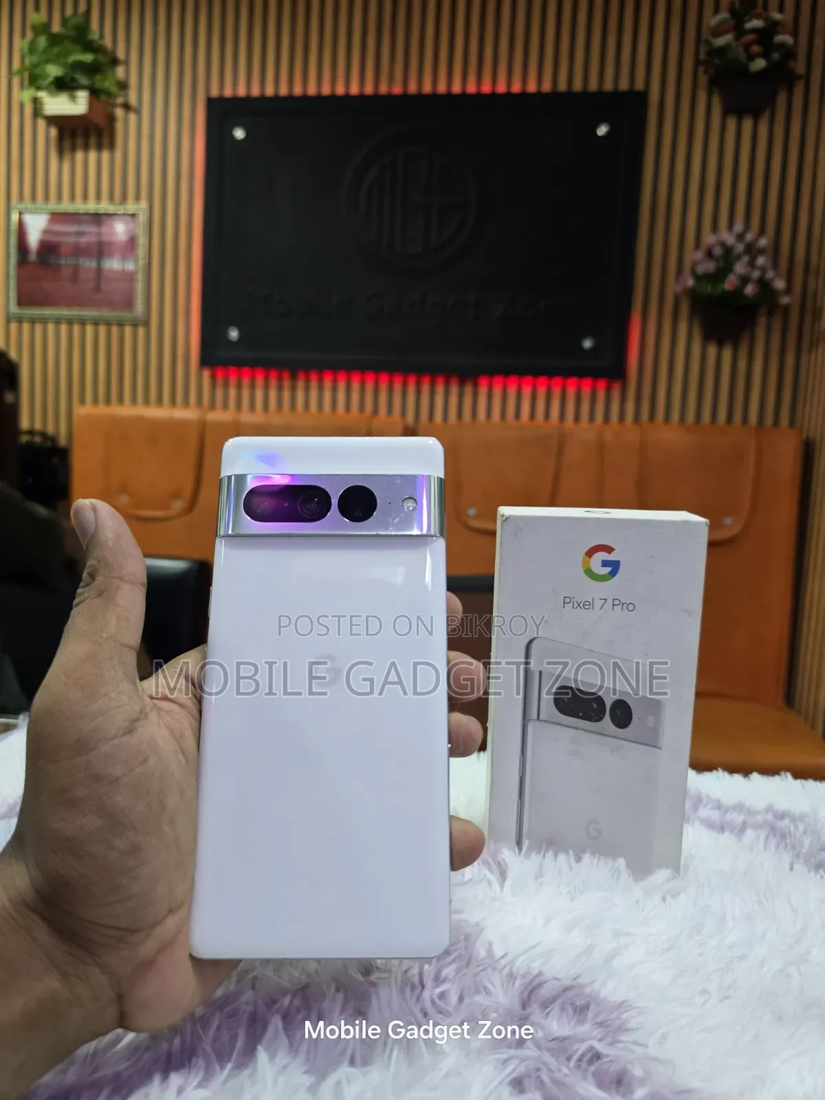 গুগল পিক্সেল ৭ প্রো ১২৮ জিবি হোয়াইট